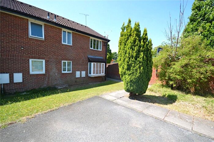 1 Bedroom Terraced House For Sale In Spayne Close, Luton, Bedfordshire, LU3