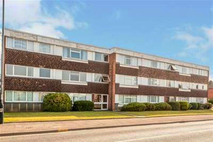 3 Bedroom Flat To Rent In Remburn Gardens, Warwick, CV34