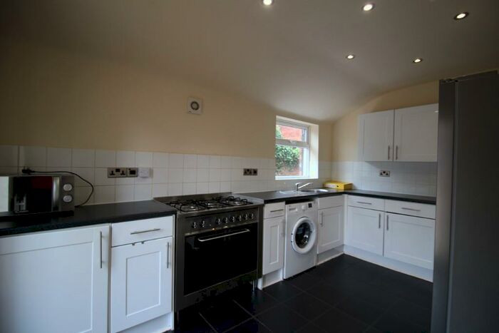 5 Bedroom House To Rent In York Avenue, Lincoln, Lincolnshire, LN1