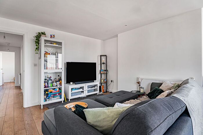 2 Bedroom Flat For Sale In Kingfisher Heights, London, London, London, N17