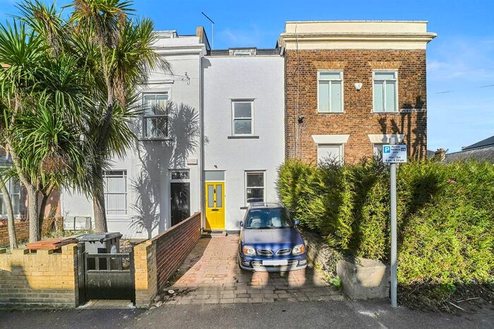 3 Bedroom Terraced House To Rent In Grosvenor Park Road, Walthamstow, London E17