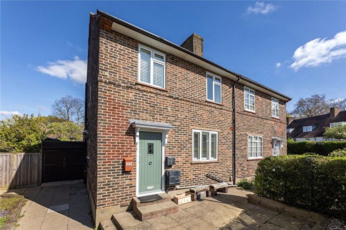 3 Bedroom Semi-Detached House For Sale In Pleasance Road, London, SW15