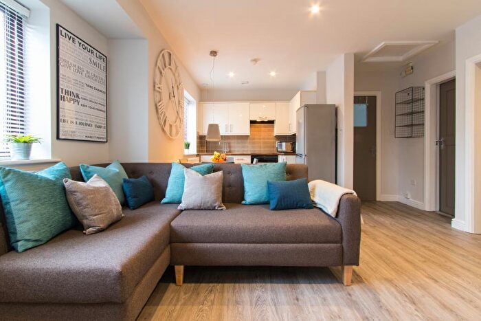 3 Bedroom Flat To Rent In Victoria Road, Leeds, LS6