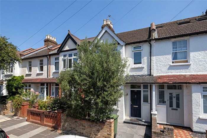 3 Bedroom Terraced House For Sale In Manor Grove, Richmond, TW9