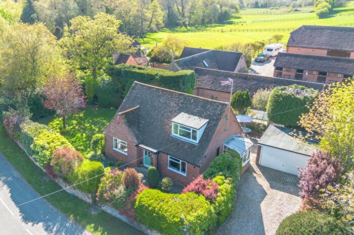 3 Bedroom Detached House For Sale In Enborne Row, Wash Water, Newbury, Berkshire, RG20