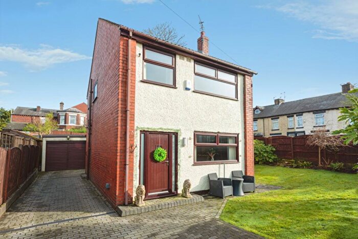 3 Bedroom Detached House For Sale In Bickerstaffe Close, Shaw, Oldham, Greater Manchester, OL2