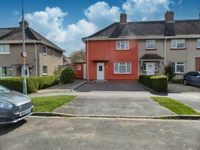 3 Bedroom Semi-Detached House To Rent In Cranmore Avenue, Keynsham, Bristol, BS31