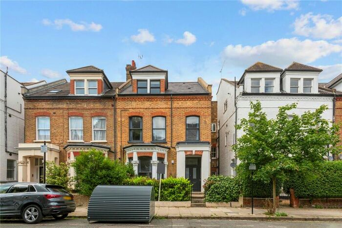 2 Bedroom Apartment To Rent In Gloucester Drive, London, N4