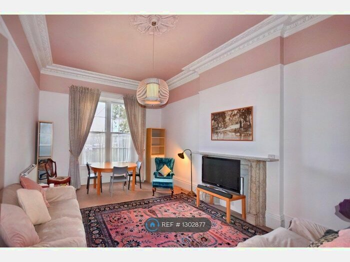 3 Bedroom Flat To Rent In Lower Redland Road, Bristol BS6