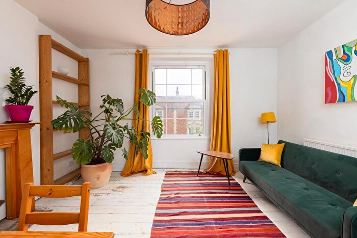 1 Bedroom Flat For Sale In Cheltenham Road, Montpelier, BS6