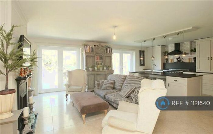 5 Bedroom Detached House To Rent In Orchard Close, Hughenden Valley, High Wycombe, HP14