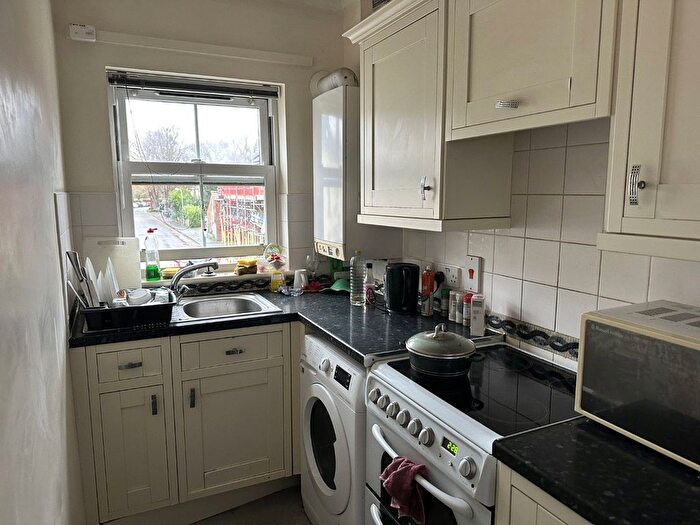2 Bedroom Flat To Rent In Victoria Street, Taunton, Somerset, TA1