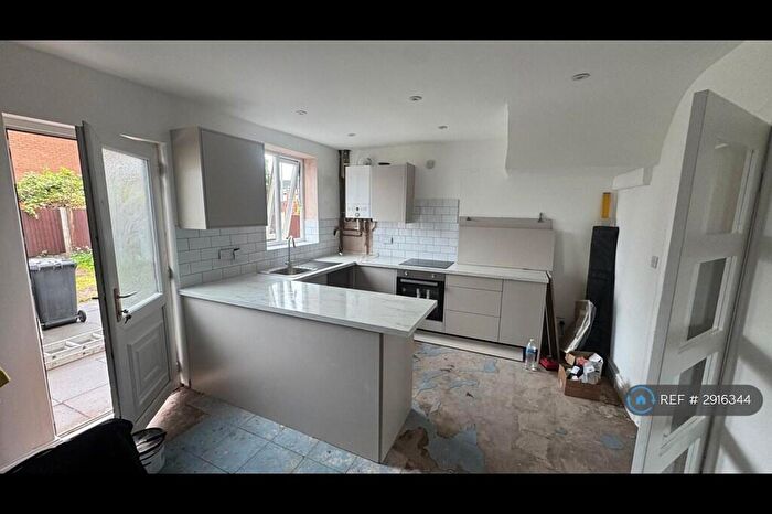 4 Bedroom Semi-Detached House To Rent In Kirkstone Road North, Liverpool, L21