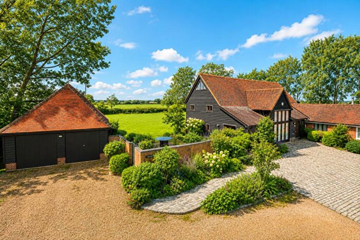 4 Bedroom Link Detached House For Sale In Bournebridge Lane, Stapleford Abbotts, RM4