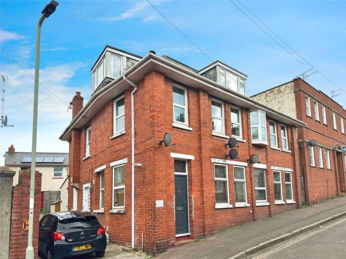 2 Bedroom Flat To Rent In Fore Street, Exmouth, Devon, EX8