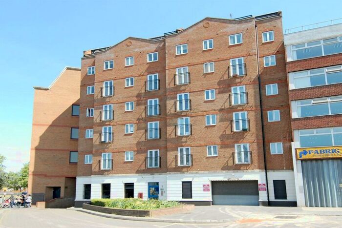 2 Bedroom Apartment To Rent In The Picture House, Cheapside, Reading, RG1