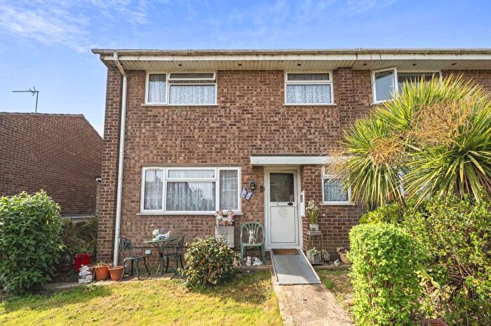 3 Bedroom Semi-Detached House For Sale In Banbury, Oxfordshire, OX16