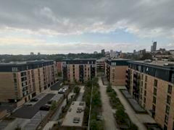 2 Bedroom Flat To Rent In Roosevelt Apartments, Lexington Gardens, Birmingham, West Midlands, B15