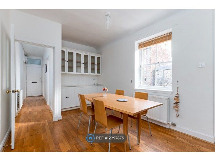 3 Bedroom Flat To Rent In Wilson's Park, Edinburgh, EH15