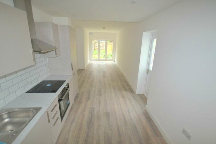 2 Bedroom Flat To Rent In Elgin Road, Croydon, CR0