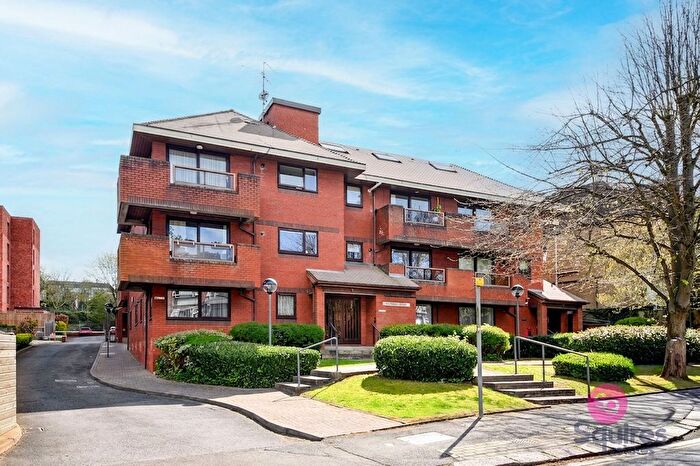 1 Bedroom Flat For Sale In Holden Road, London, N12