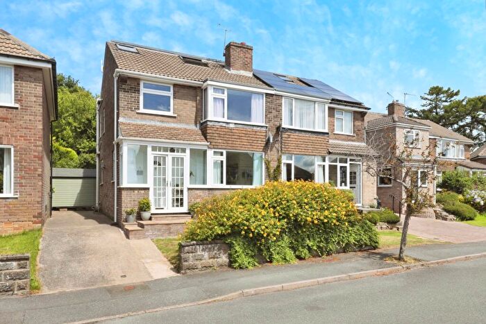 4 Bedroom Semi Detached House For Sale In St. Albans Close, Sheffield, South Yorkshire, S10