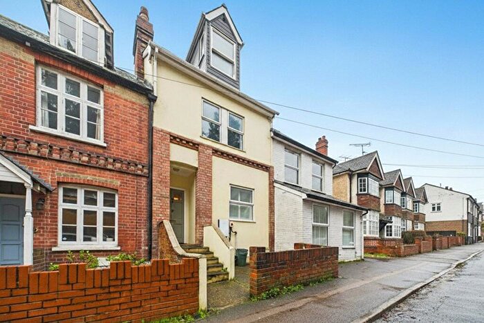 1 Bedroom Apartment For Sale In London Road, Wokingham, Berkshire, RG40