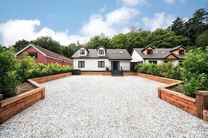 6 Bedroom Detached House For Sale In Clophill, Bedfordshire, MK45