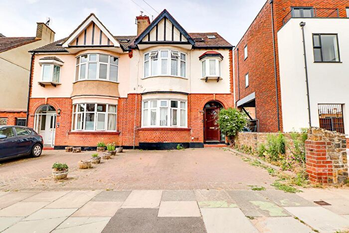 5 Bedroom Semi-Detached House For Sale In Surbiton Avenue, Southend-on-Sea, SS1