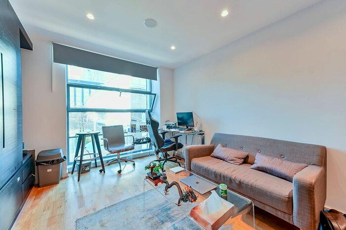 Studio To Rent In Great West Quarter, Brentford, TW8