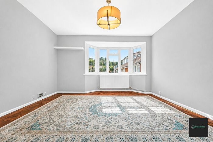 2 Bedroom Flat For Sale In Grange Road, Sutton, SM2
