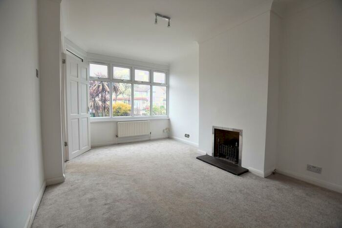 2 Bedroom House To Rent In Sherwood Park Avenue, Sidcup, DA15