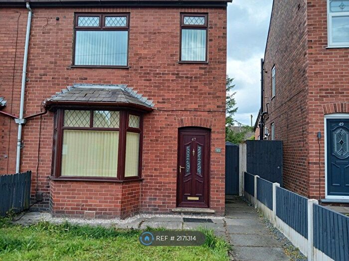 3 Bedroom Semi-Detached House To Rent In Downall Green Road, Ashton-In-Makerfield, Wigan, WN4