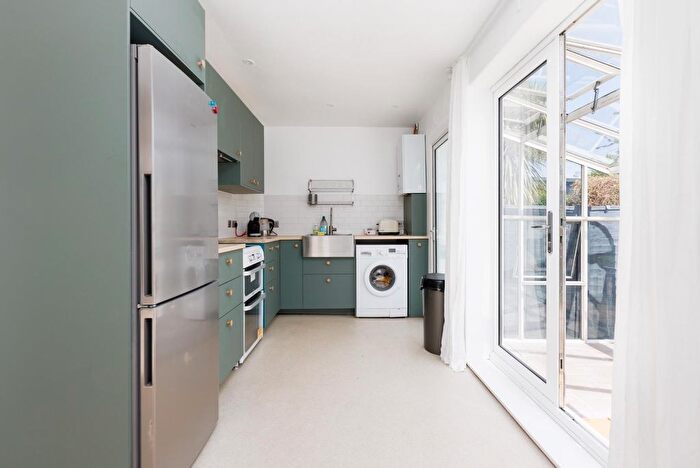 3 Bedroom Semi Detached House For Sale In Foxcroft Road, Greenbank, BS5