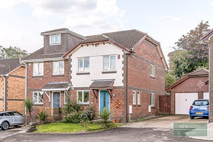 3 Bedroom Semi-Detached House For Sale In Lytchett Drive Broadstone, BH18