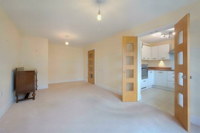 1 Bedroom Apartment For Sale In Wardington Court, Welford Road, Northampton, Northamptonshire, NN2