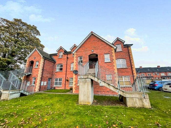 2 Bedroom Flat To Rent In Beechfield Mews, Lisburn BT28