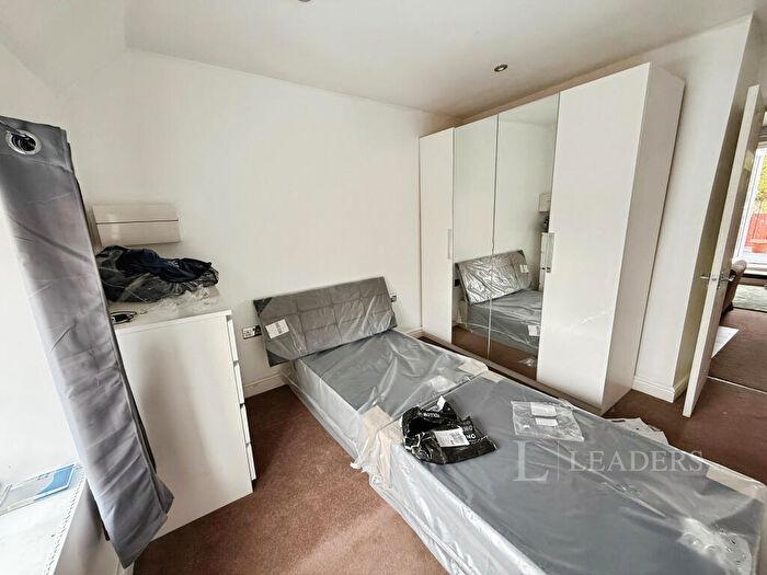 1 Bedroom Flat To Rent In High Oak, DY5
