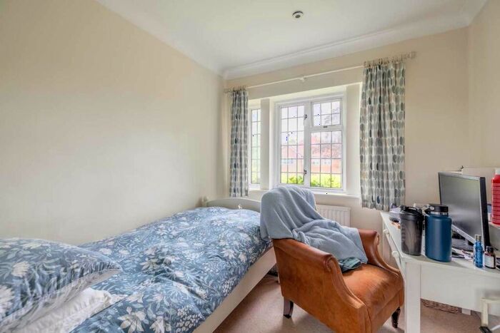 5 Bedroom Detached House To Rent In Ellis Avenue, Chalfont St Peter, SL9