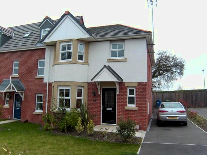 3 Bedroom Semi-Detached House To Rent In Trem Y Llyn, Wrexham, Clwyd, LL11