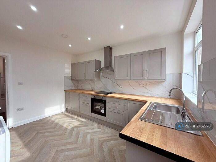 2 Bedroom Flat To Rent In High Street, Loughborough, LE11