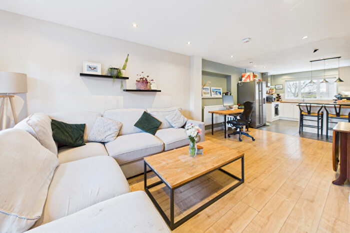 4 Bedroom End Of Terrace House For Sale In Pemsel Court, Hemel Hempstead, HP3