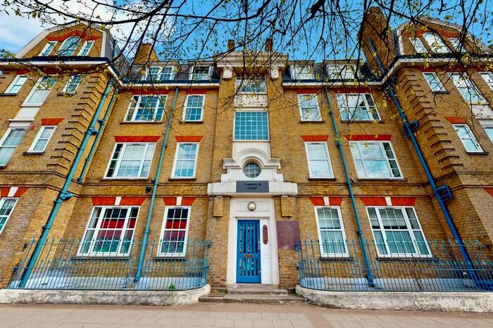 3 Bedroom Apartment To Rent In Cambridge Court, Cambridge Heath Road, Bethnal Green, E2