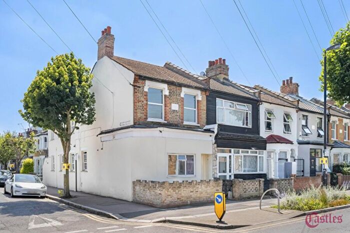 2 Bedroom Flat To Rent In Boundary Road, Walthamstow, E17