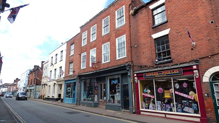 2 Bedroom Detached House For Sale In Old Street, Upton-Upon-Severn, WR8