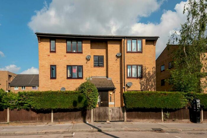 1 Bedroom Flat To Rent In Doyle Road, South Norwood, London, SE25