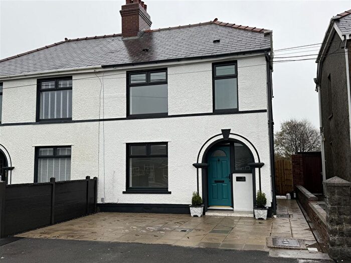 3 Bedroom Semi-Detached House For Sale In Black Lion Road, Gorslas, Llanelli, SA14