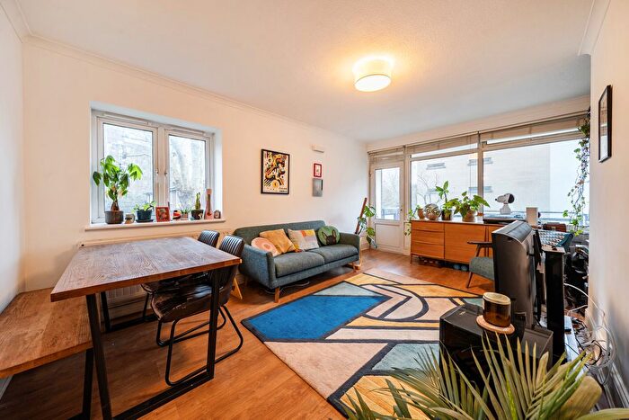 2 Bedroom Flat For Sale In Champion Park, London, SE5