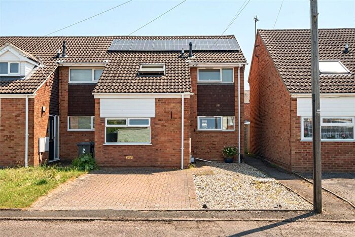 3 Bedroom End Terrace House For Sale In Faraday Close, Gloucester, Gloucestershire, GL1
