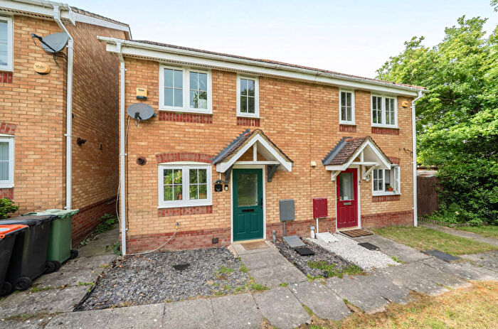 2 Bedroom Semi-Detached House For Sale In Farriers Way, Houghton Regis, Dunstable, LU5